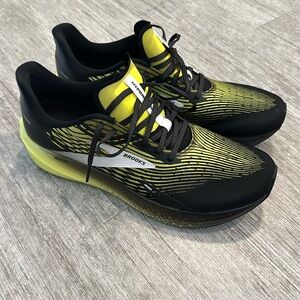 Brooks Hyperion Max men's size 13